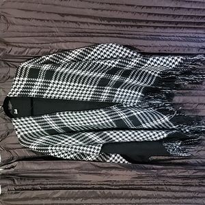 Black and white shawl